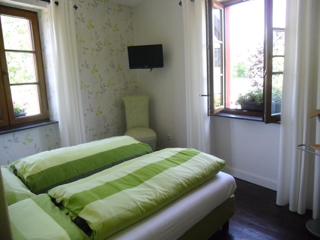 Vakantiehuis "Het Rode Huis" Treis-Karden Exterior foto